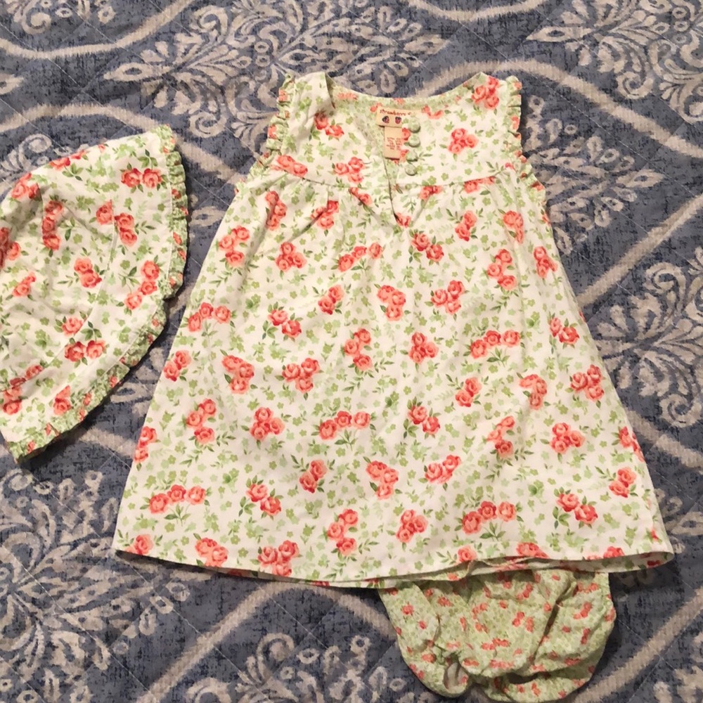 Cute Dress by Strawberry Fair with matching hat